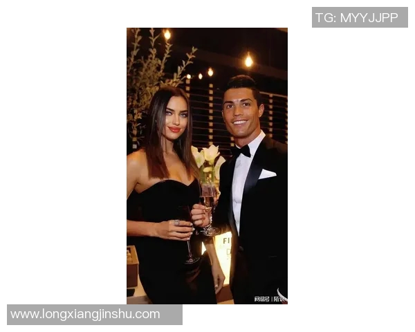 C罗妻子揭秘：如何在足球明星的光环下保持自我与独立生活